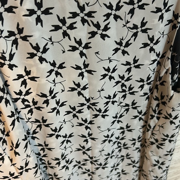 Premise Studio Double Layer Sleeveless Blouse l Size S - Picture 4 of 6